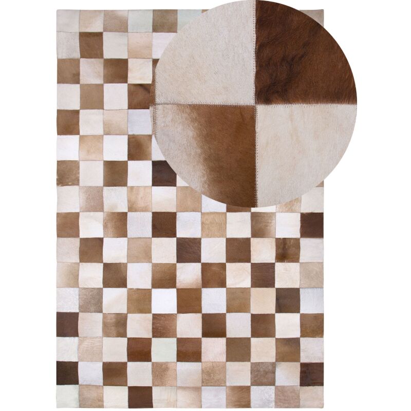 Beliani - Tapis Rectangulaire Beige et Marron en Cuir Patchwork Motif à Damier pour Intérieur Moderne 140 x 200 cm