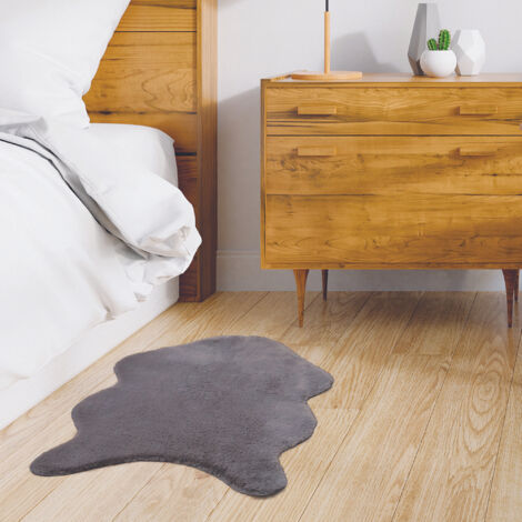 Tapis imitation fourrure - Poil fin écru  - 60 x 90 cm - Gris - Livraison gratuite