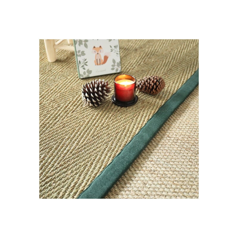 Décoweb - Tapis Jonc de mer - Assam chevron - Ganse lin vert sapin - 80 x 150 cm