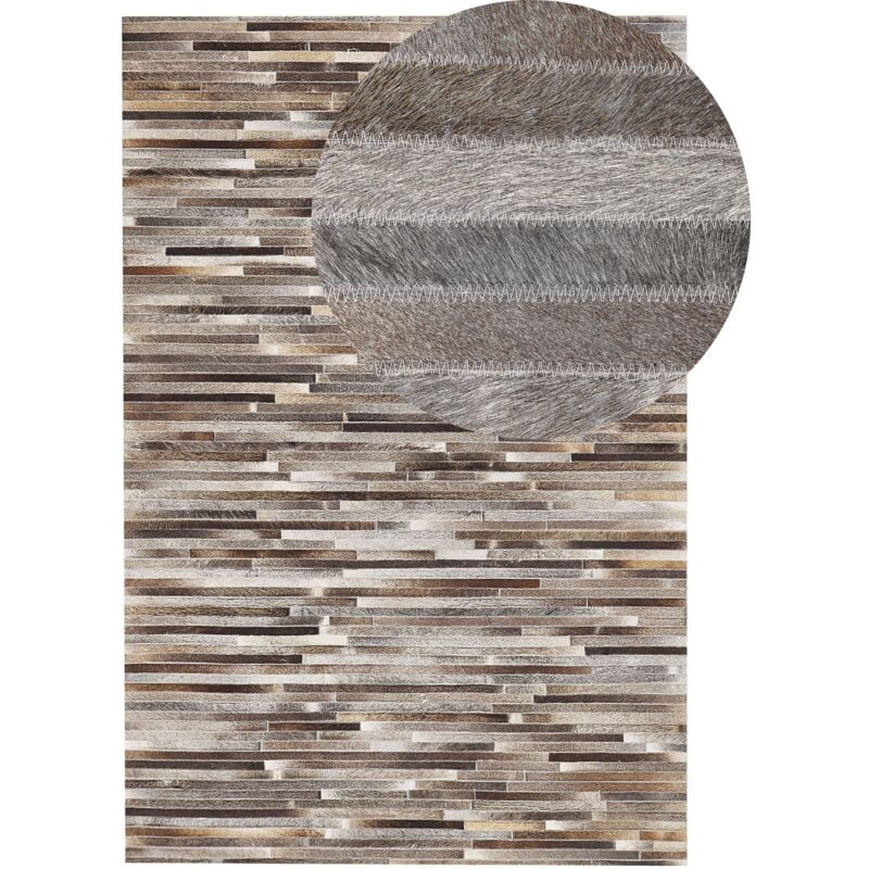 Tapis Patchwork 140 x 200 cm Marron Beige et Gris en Peau de Vache Naturel pour Décor Rétro Moderne et Industriel Beliani