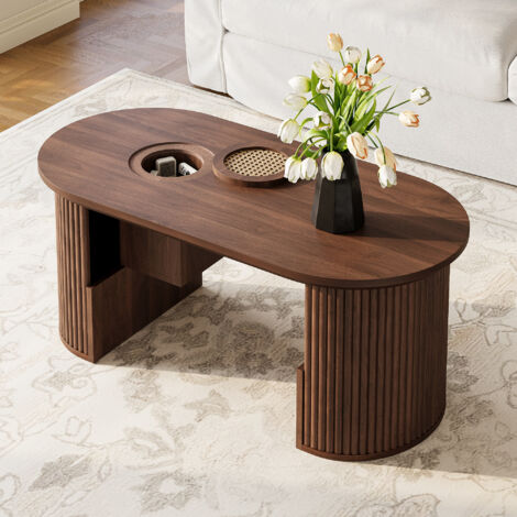 Tavolino da Caffè Ovale con Vani Portaoggetti e Ripiani Aperti, Texture Verticale, in MDF, Noce, 105×50×46,5 cm