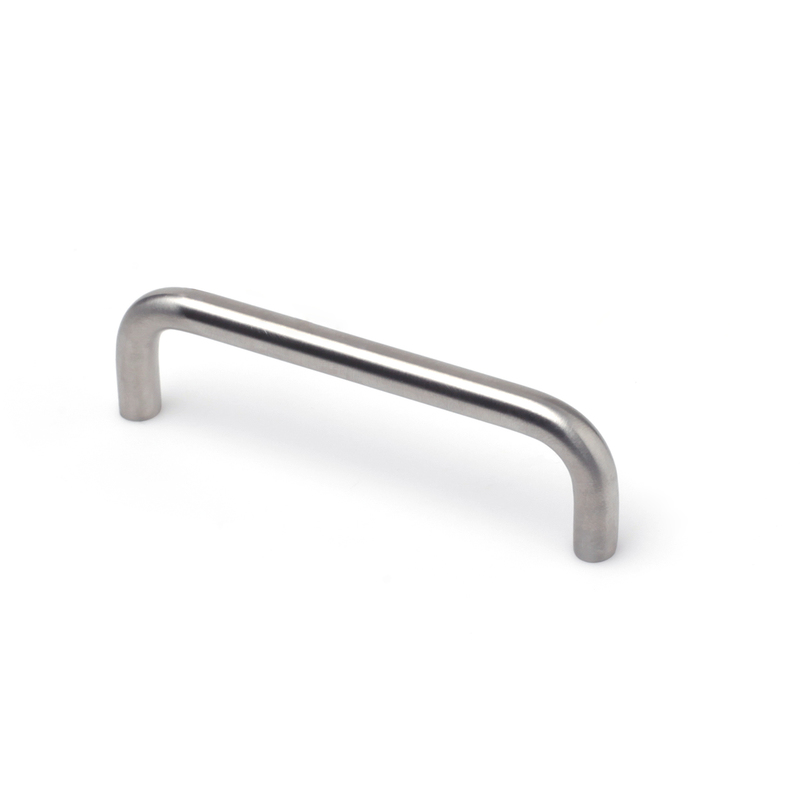 

Tirador Asa Mueble | Estilo Contemporáneo | Fabricado en Acero Inox | Acabado en Inox Mate | Distancia Entrepuntos: 96 mm | Medidas 103*8*33 mm |