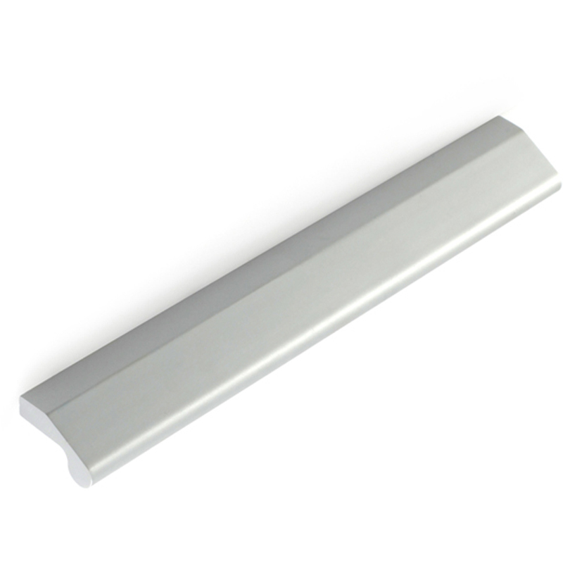 

Tirador Asa Mueble | Estilo Contemporáneo | Fabricado en Aluminio | Acabado en Anodizado mate | Distancia Entrepuntos: 128 mm | Medidas 150*15*26 mm