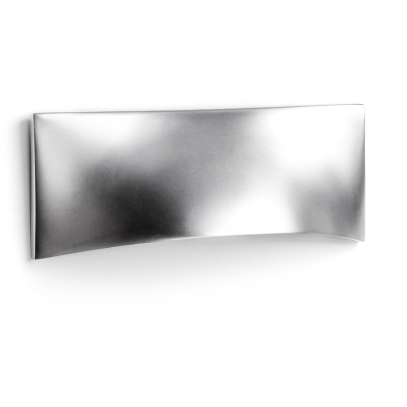 Concha de zamak con acabado cromo mate, dimensiones:108x41x25mm y entrepuntos:64mm -