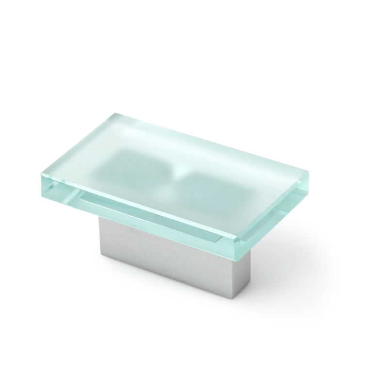 

Tirador Asa Mueble | Estilo Contemporáneo | Fabricado en Metacrilato - Alumin | Acabado en Mate - Anodizado Mate | Distancia Entrepuntos: 32 mm |