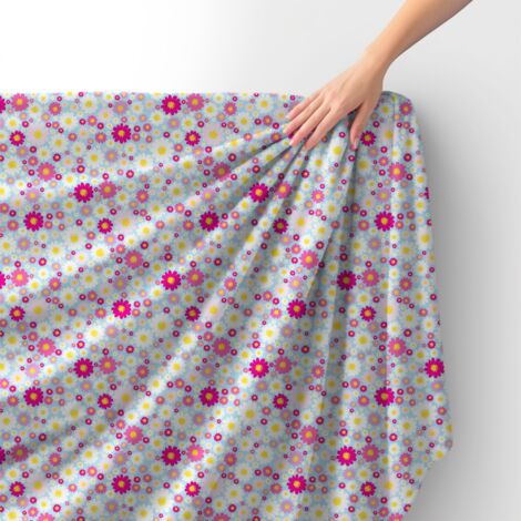 Tissu Royal Velvet Polyester à coudre - Motif petites marguerites