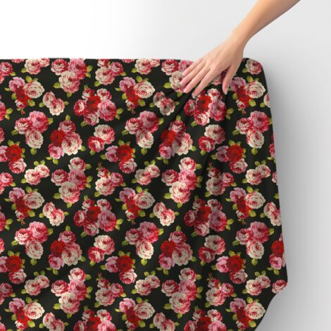 Tissu velours royal polyester à coudre - Motif roses sur fond noir 2
