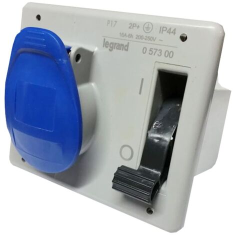 Toma de corriente interconectada Legrand 2P+E 2X16A+E 230V IP44 057300