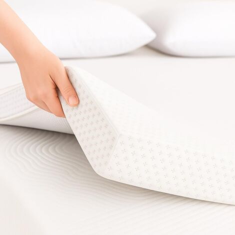 Topper Viscoelástico Premium  180 x 190 cm  Grosor 5 cm  Núcleo 100% Viscoelástico Alta Densidad  Fabricado en España  Alivia Tensiones Musculares  Sobrecolchón Desenfundable y Lavable  Transpirable y