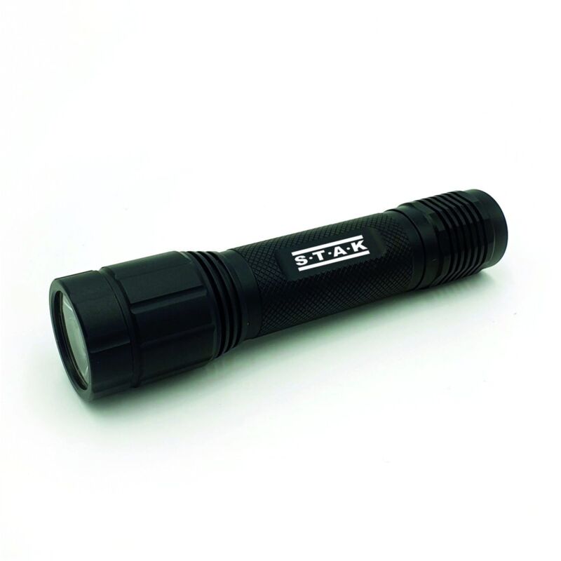 Lampe torche LED STAK 2000 lumens, rechargeable, en aluminium, IPX7, modèle LEOPARD