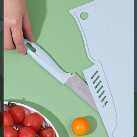 Tragbares, multifunktionales Schneidebrett aus Kunststoff mit Messeraufhängeloch, ideal für Obst und Gemüse, blaue Farbe für die Küche.