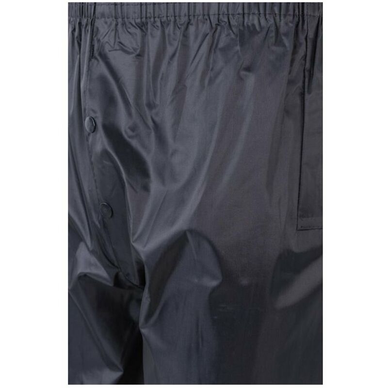 

TRAJE DE LLUVIA DOS PIEZAS CON CAPUCHA OCULTA Azul Marino 3XL