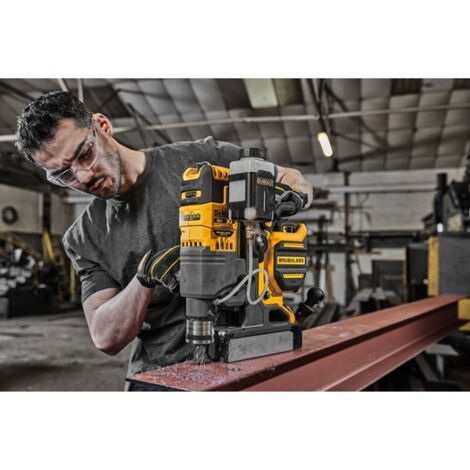Trapano magnetico DEWALT XR 18V - 2 batterie da 9,0 Ah per impieghi gravosi, caricabatterie - DCD1623X2G-QW
