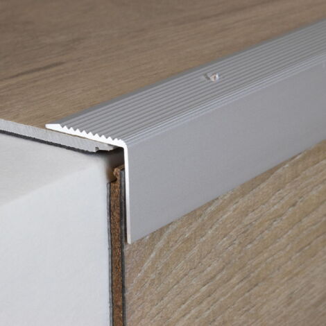 Treppenkante / Treppenkantenprofil / Winkelprofil (Größe 30 mm x 30 mm) aus Aluminium eloxiert, gebohrt, von Auer Metall -silber-900