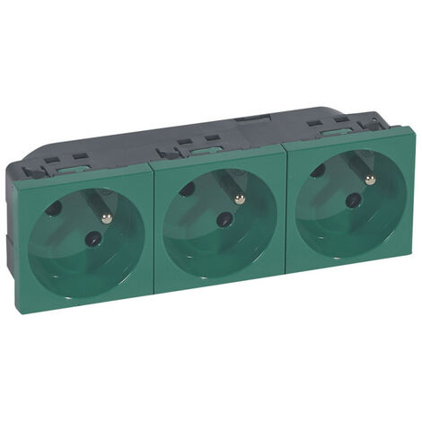 Triple prise de courant 2P+T inclinées à 45° précâblées IK07 Mosaic 6 modules avec bornes automatiques vert (077163)