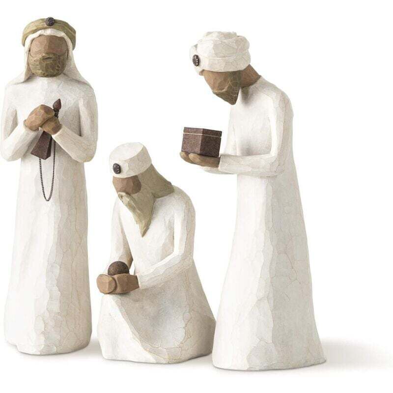 Un ensemble de statues marchant, s'inclinant et agenouillées, tenant des offrandes à présenter à la Sainte Famille, sculptées et peintes à la main,