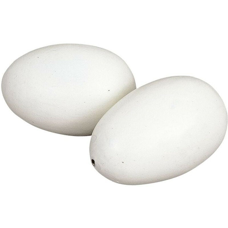 

un huevo falso en arcilla para gallina, de color blanco.