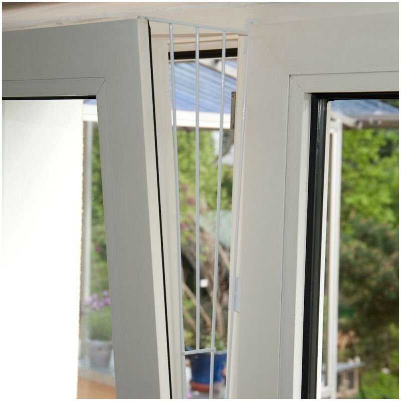 une grille de protection pour fenêtre (oscillo-battant) métal (coté)