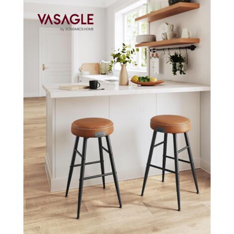 VASAGLE Colección Echo Juego de 2 Taburetes de Bar, Taburetes de Cocina, Taburetes de Desayuno, Cuero Sintético con Costuras, 63 cm de Alto, Silla Comedor, Fácil Montaje, Marrón Caramelo