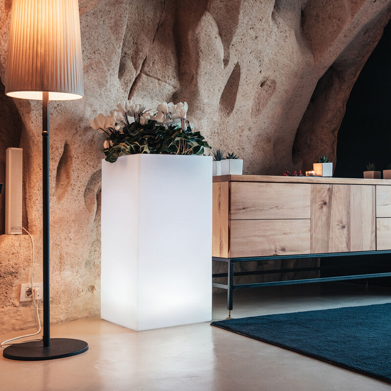 

Maceta de resina con luz 40x40 h 80 cm mod. Youcube luz verde