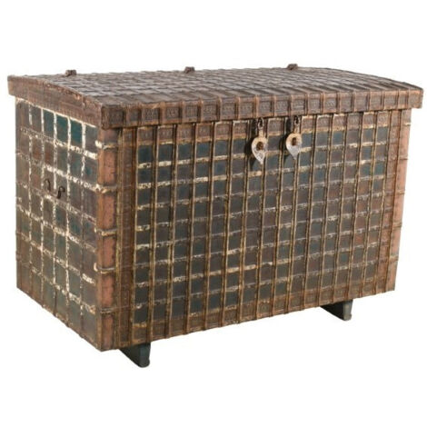 Vecchio forziere in legno  e ferro L173XPR96XH120 cm