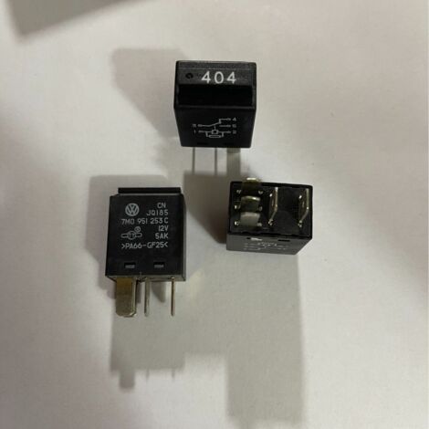 Volkswagen Audi car relay No. 404 7M0951253C