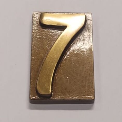 VUMME SRL - NUMERO CIVICO IN OTTONE CONFINITURA BRONZATA - NUMERO 7 