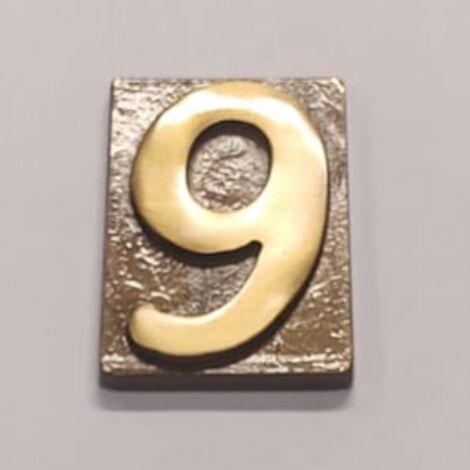 VUMME SRL - NUMERO CIVICO IN OTTONE CONFINITURA BRONZATA - NUMERO 9 