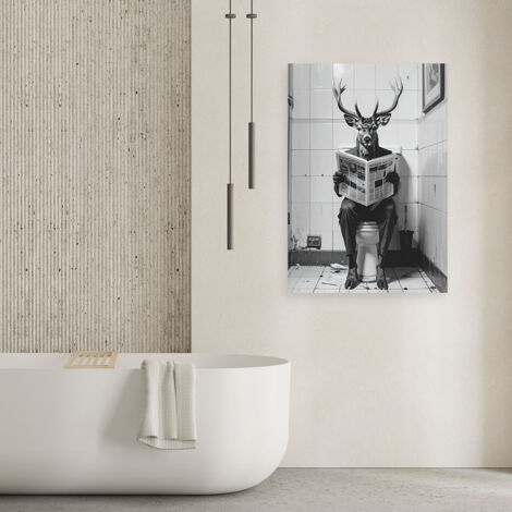 Wandbild Humorvolles Reh in einer Toilette liest Zeitung schwarz weiß 60x90