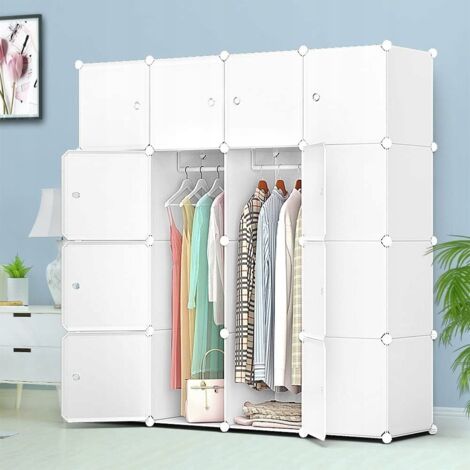 WeiĂźe modulare Garderobe